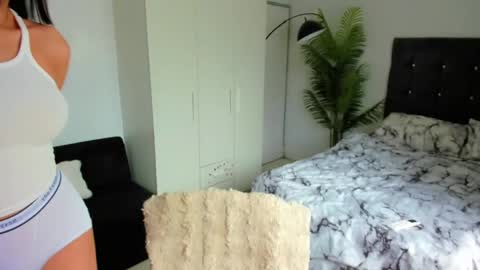 YowgineTheGreat online show from January 21, 4:22 am