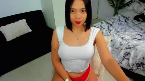 YowgineTheGreat online show from January 26, 4:20 am