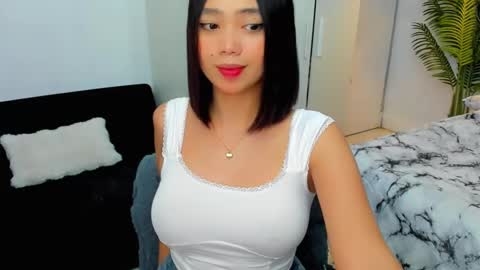 YowgineTheGreat online show from February 26, 12:47 pm