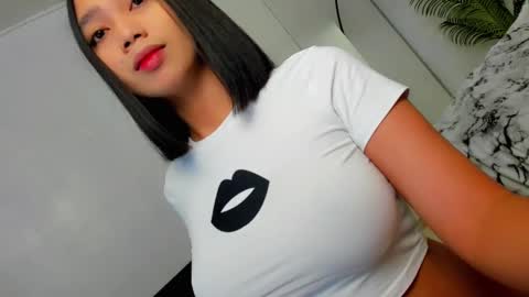 YowgineTheGreat online show from March 11, 11:44 am