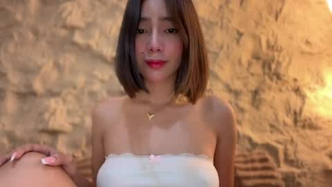 YowgineTheGreat online show from April 6, 9:20 am