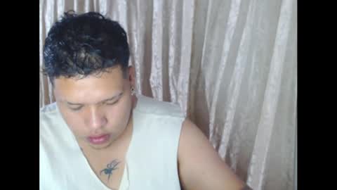 yul and val couple online show from November 18, 4:01 am