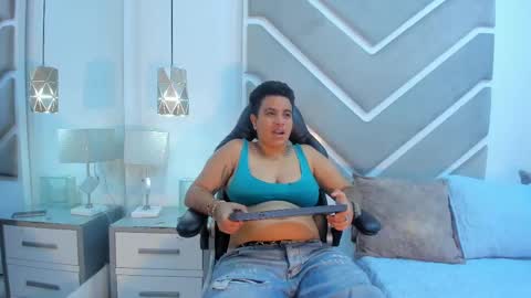 zeussmithh online show from October 7, 1:45 pm