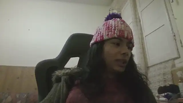 calliemaggotbone online show from January 6, 9:51 pm