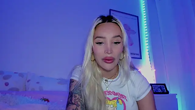  viioletweekend  online show from March 12, 9:35 pm