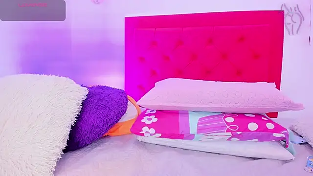 Sofia Girl  online show from February 16, 7:04 am