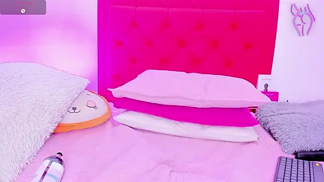 Sofia Girl  online show from March 22, 8:29 am