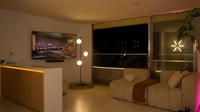 Ms Sammy online show from February 3, 12:43 am