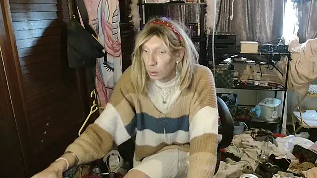 Ombeline1 online show from November 22, 2:08 pm