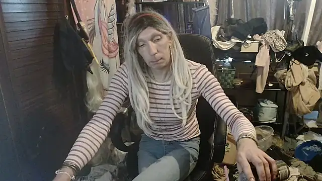 Ombeline1 online show from December 17, 1:06 pm