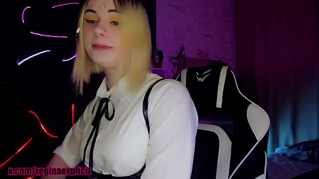 snake  bites online show from October 27, 8:50 pm