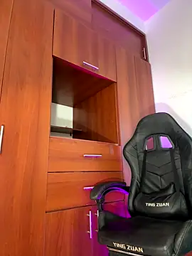 ivannapretyts online show from September 18, 5:07 pm