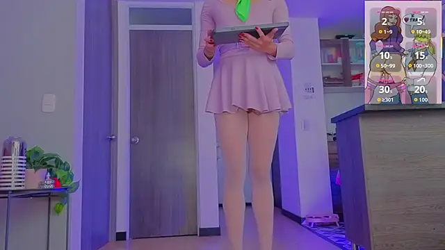 Juliana Saenzz online show from April 2, 9:02 pm