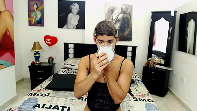 VeronicaReynolds online show from December 2, 12:13 pm