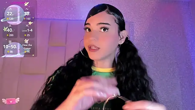 Summer walkerr online show from March 15, 12:44 pm