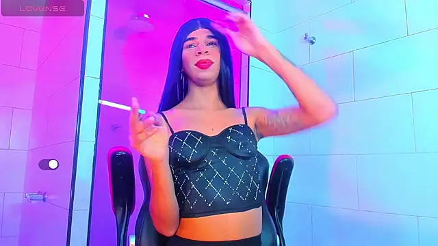 laura barjun online show from February 11, 8:16 pm