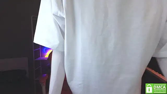 mollymila online show from December 17, 4:00 pm