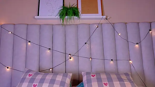 nahomi campbell online show from February 25, 8:46 pm