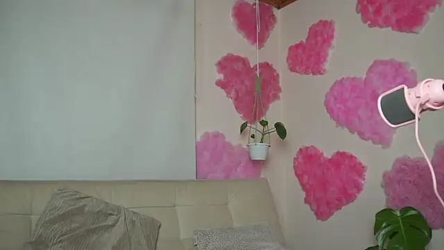 roselinedior online show from March 3, 4:08 pm