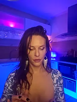 Snapshot of Luna_Kitanna chatting on December 8, 7:12 pm Luna Kitanna online show from December 8, 7:12 pm