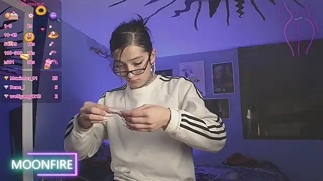 moonfiredancer online show from January 22, 1:31 am