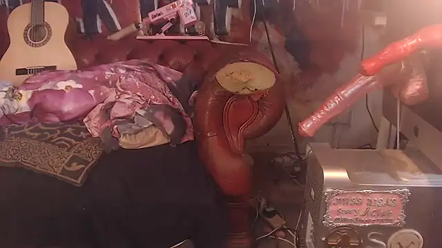 amandabarefoot online show from September 13, 1:17 pm