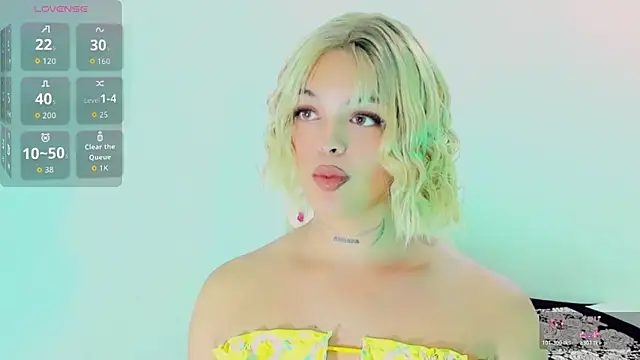 Emmaa Saenz  online show from April 6, 10:43 pm