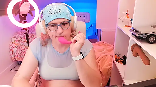 TransCayenne online show from November 6, 6:52 pm