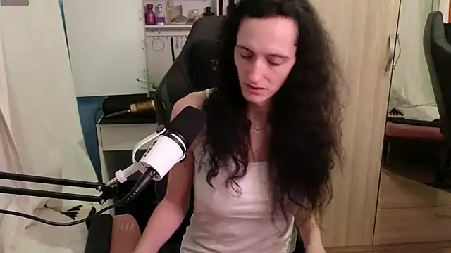 MemiKouki online show from March 30, 7:04 pm