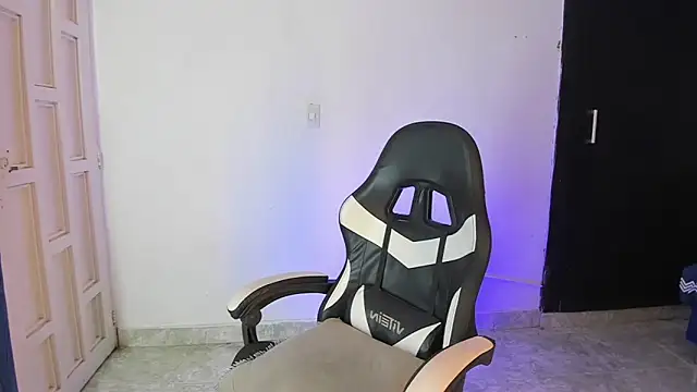 Loremhotsex online show from September 15, 9:52 pm