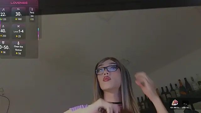 Bonnie Luxury online show from December 18, 10:04 pm