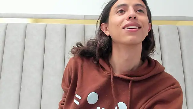 FreyaMoller online show from February 15, 7:01 pm