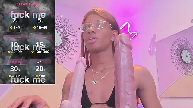 Snapshot of Tiffany_Valentine15 chatting on October 18, 8:45 pm Tiffany Valentine15 online show from October 18, 8:45 pm