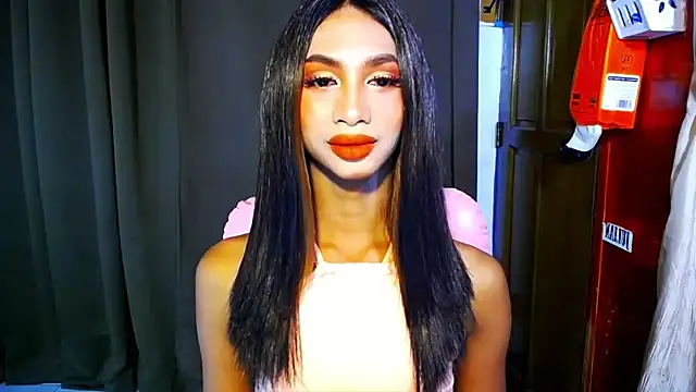 PrettyLatiina online show from November 2, 9:51 am