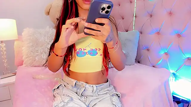 Cute Roxxy online show from February 21, 9:07 pm