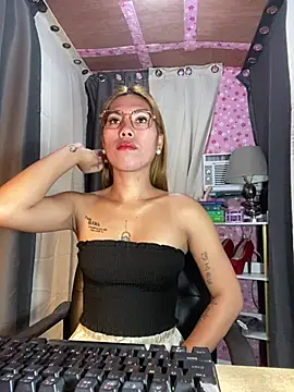 Zyradvega online show from February 7, 8:42 am