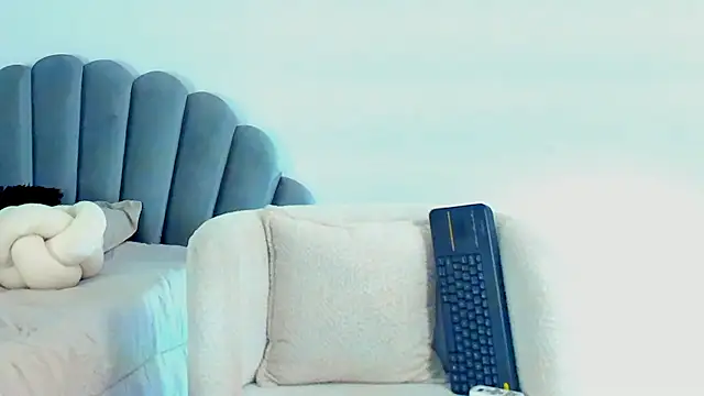 Paulina Monroy online show from March 25, 2:50 am