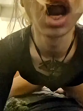 puppy kiki online show from December 3, 6:22 pm