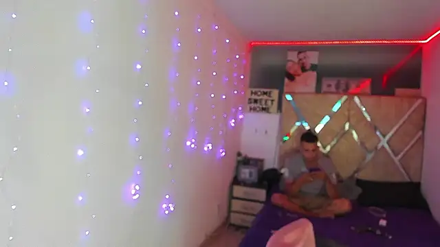 parejacaliente20154 online show from February 5, 11:04 am