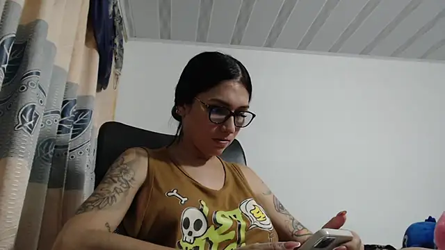 sweet cutetras22 online show from October 15, 3:56 pm