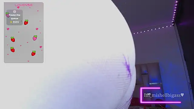 im mishellbigass online show from November 12, 6:36 am