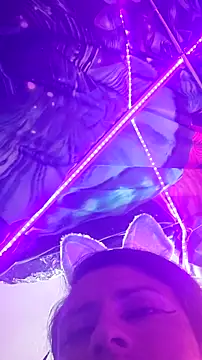 gurlnips online show from March 29, 5:41 am