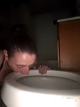 UniqueKorn86 online show from March 22, 6:45 pm