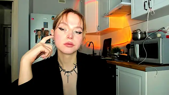 Niky  Jess online show from February 17, 6:59 pm