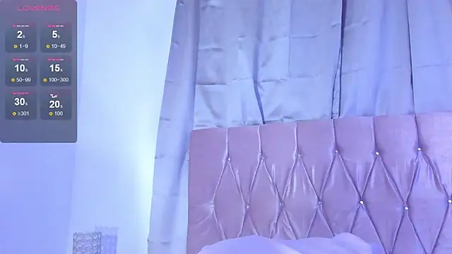 Ashley piinkk  online show from December 30, 7:15 am