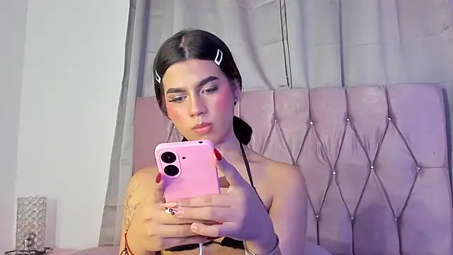 Ashley piinkk  online show from January 26, 11:39 pm