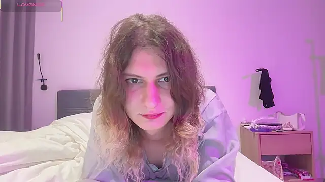 Alice Pinkhead online show from December 2, 5:21 am