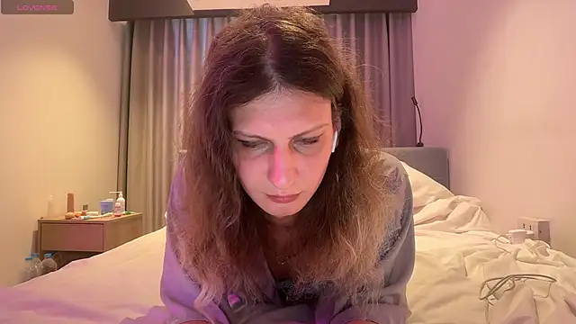 Alice Pinkhead online show from April 27, 9:18 am