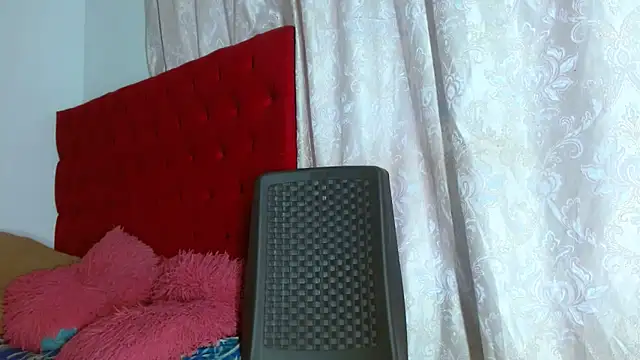 cristinamontiel online show from October 7, 3:35 pm