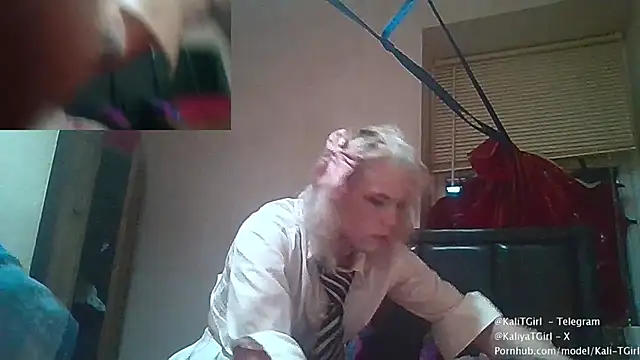 KaliTs online show from November 18, 9:37 pm